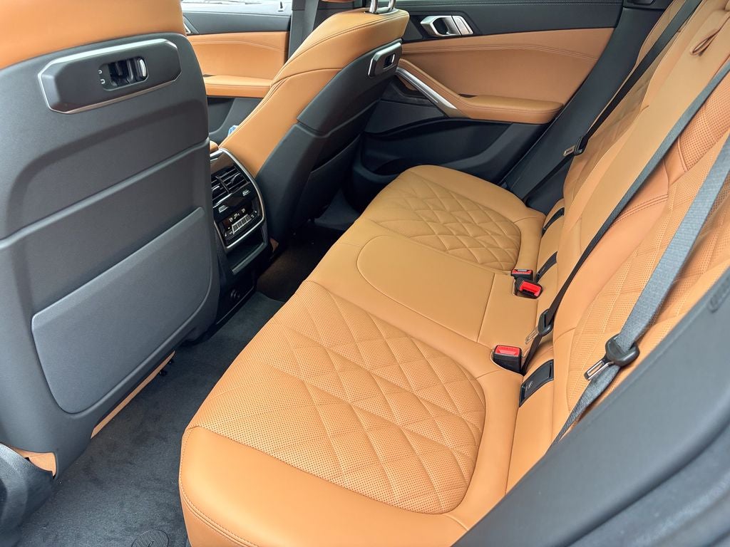 2027 BMW X6 xDrive40i