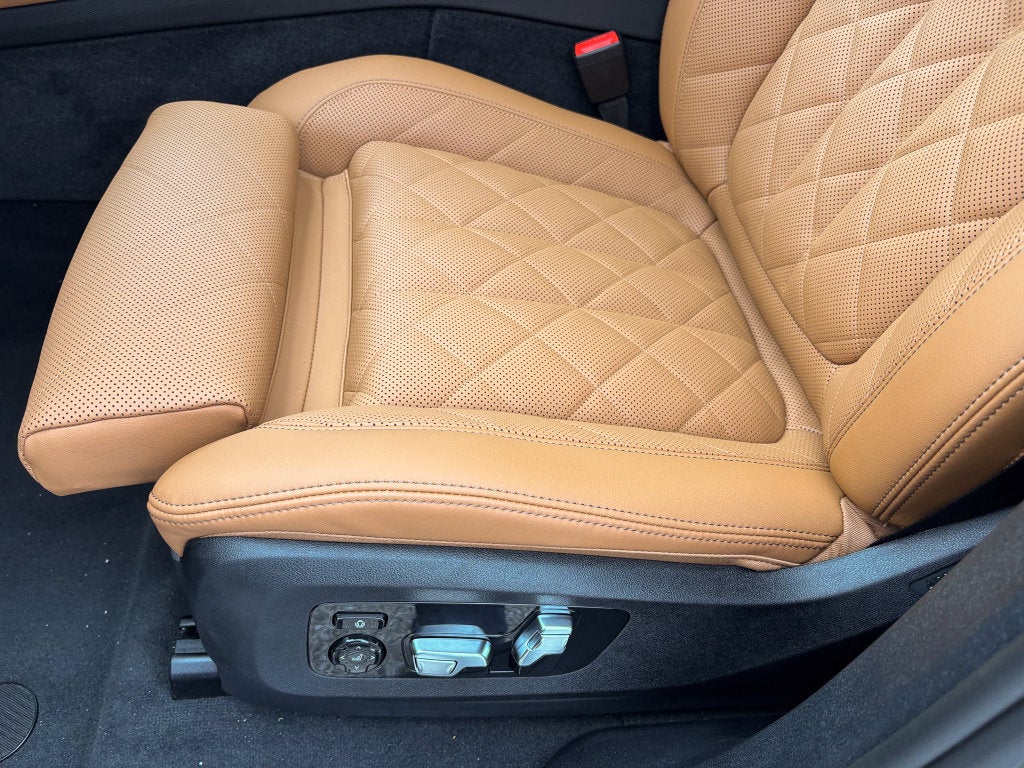 2027 BMW X6 xDrive40i