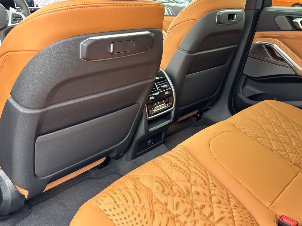 2027 BMW X6 xDrive40i