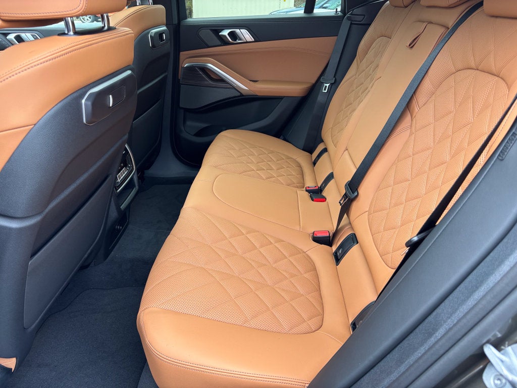 2027 BMW X6 xDrive40i