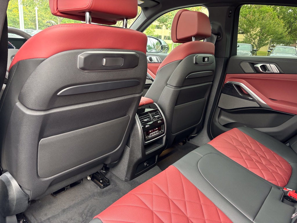 2027 BMW X6 xDrive40i