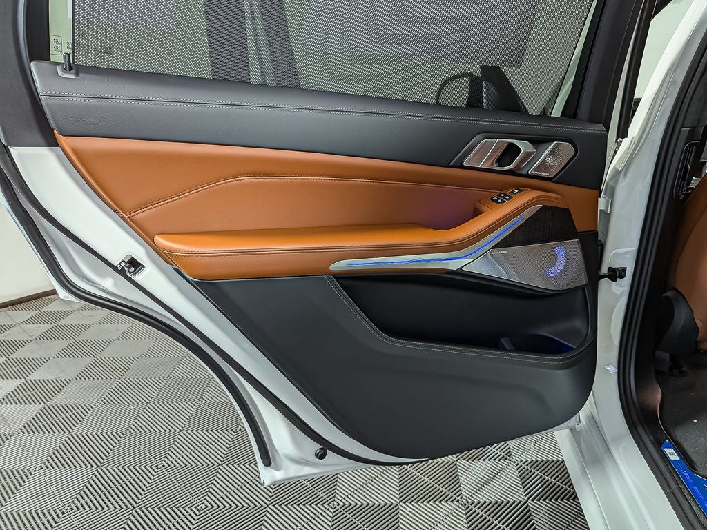 2026 BMW X7 ALPINA XB7