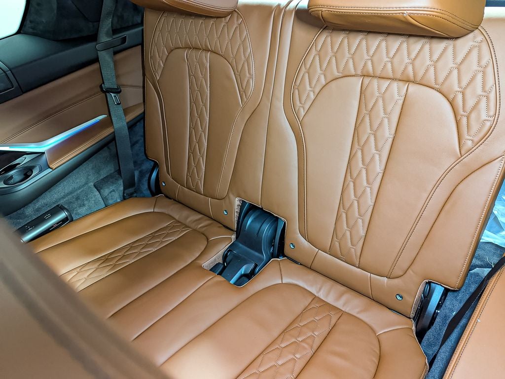 2026 BMW X7 ALPINA XB7