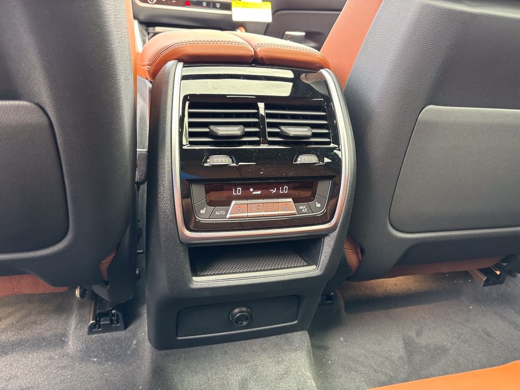2027 BMW X6 M60i