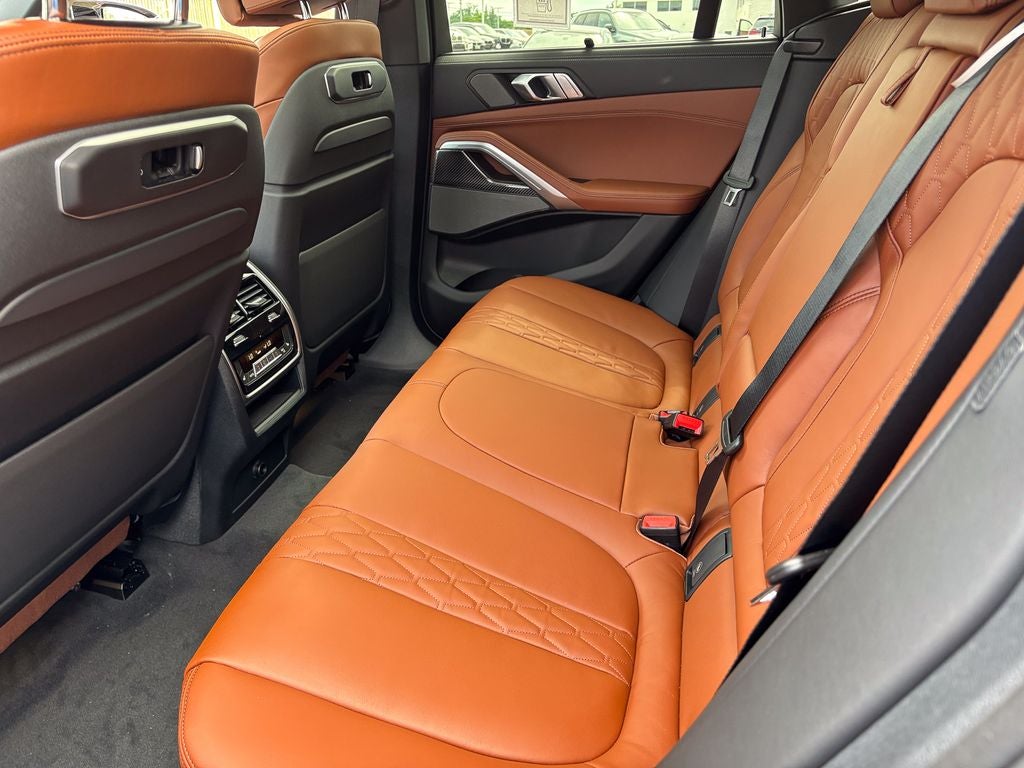 2027 BMW X6 M60i