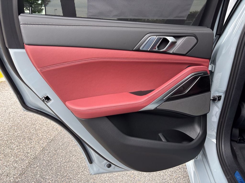 2027 BMW X6 M60i
