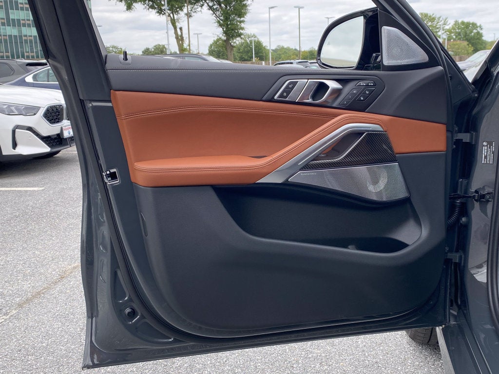 2027 BMW X6 M60i