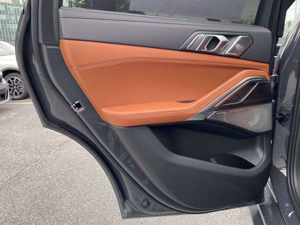 2027 BMW X6 M60i