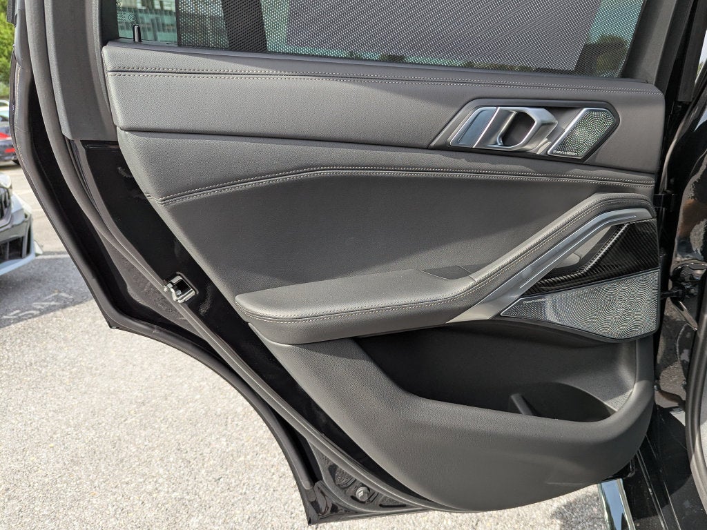 2027 BMW X6 M60i