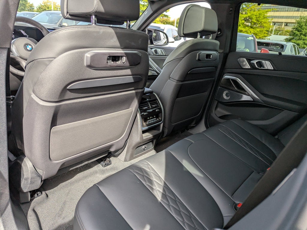 2027 BMW X6 M60i