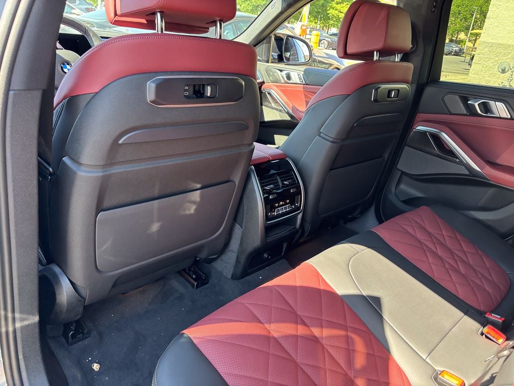 2027 BMW X6 M60i