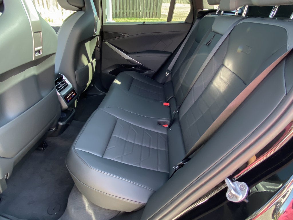 2027 BMW X5 40 xDrive