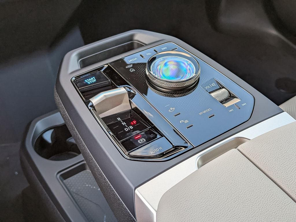 2026 BMW iX xDrive60