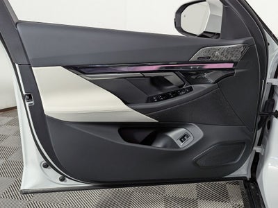 2027 BMW 550e 550e xDrive