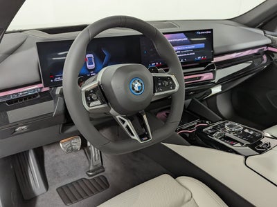 2027 BMW 550e 550e xDrive