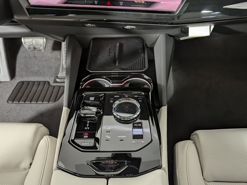 2027 BMW 550e 550e xDrive
