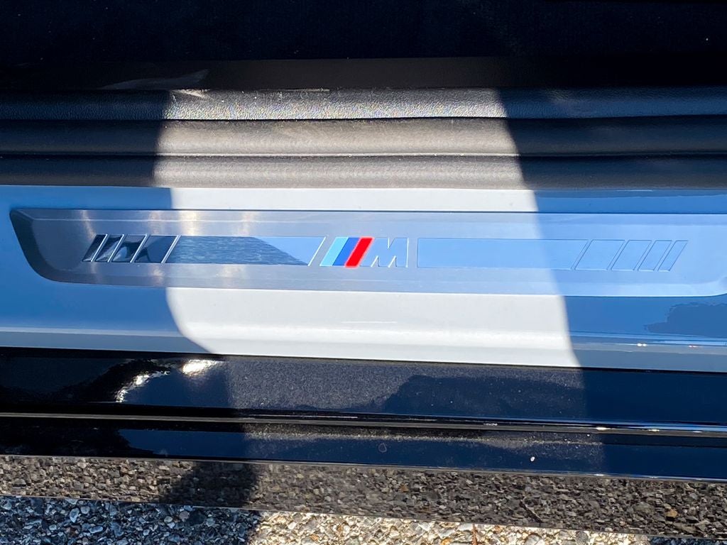 2027 BMW 550e 550e xDrive
