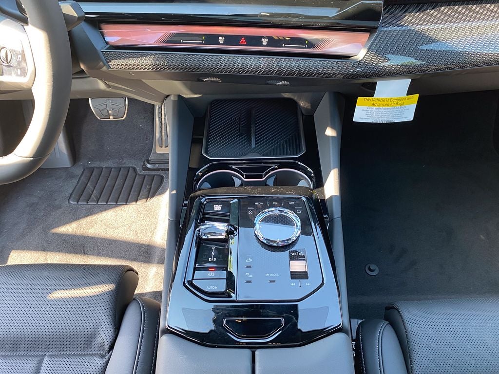 2027 BMW 550e 550e xDrive