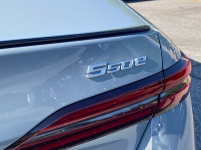 2027 BMW 550e 550e xDrive