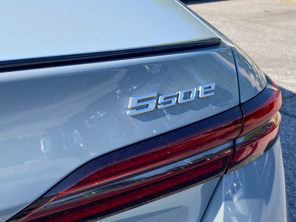 2027 BMW 550e 550e xDrive