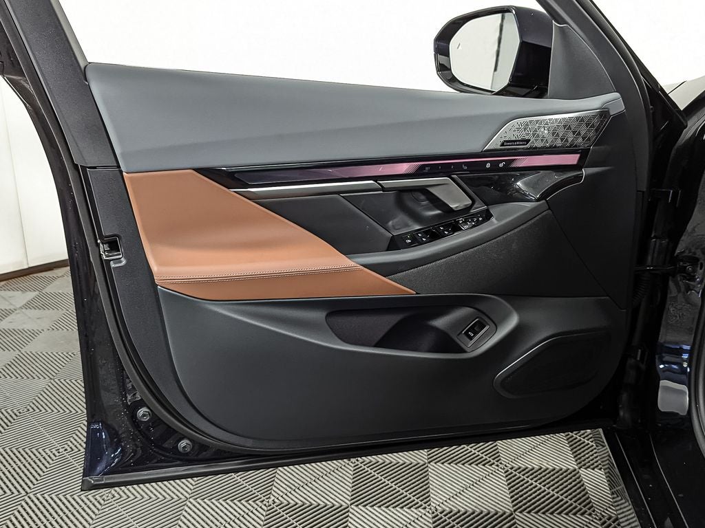 2026 BMW 5 Series 550e xDrive