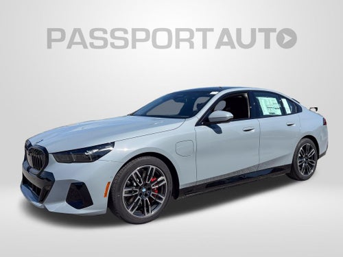 2027 BMW 550e Base