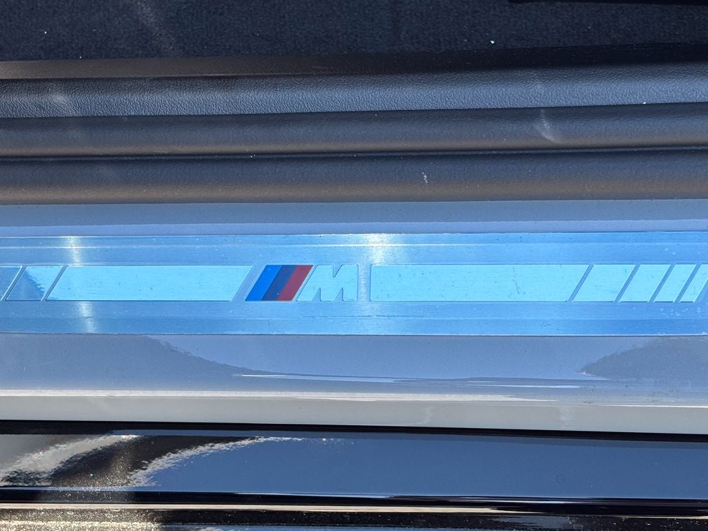 2027 BMW 550e Base