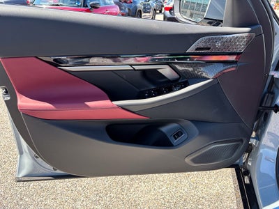 2027 BMW 550e Base