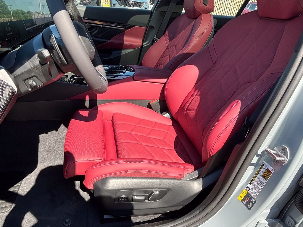 2027 BMW 550e Base