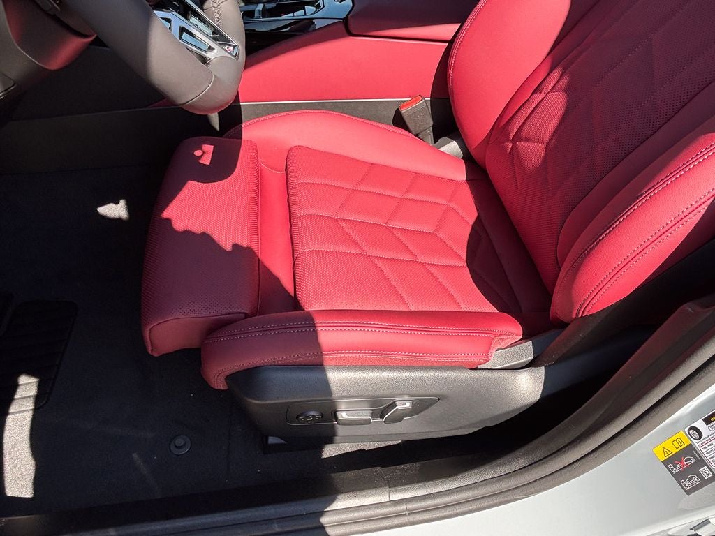 2027 BMW 550e Base