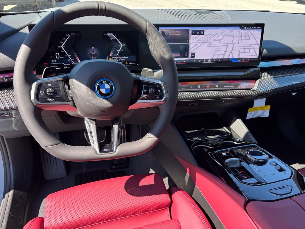 2027 BMW 550e Base