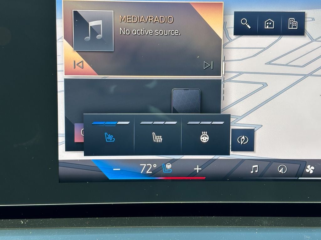 2027 BMW 550e Base