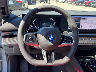2027 BMW 550e Base