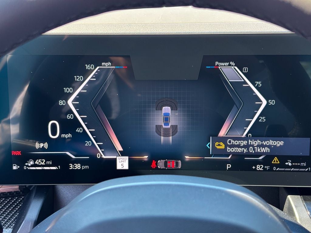 2027 BMW 550e Base