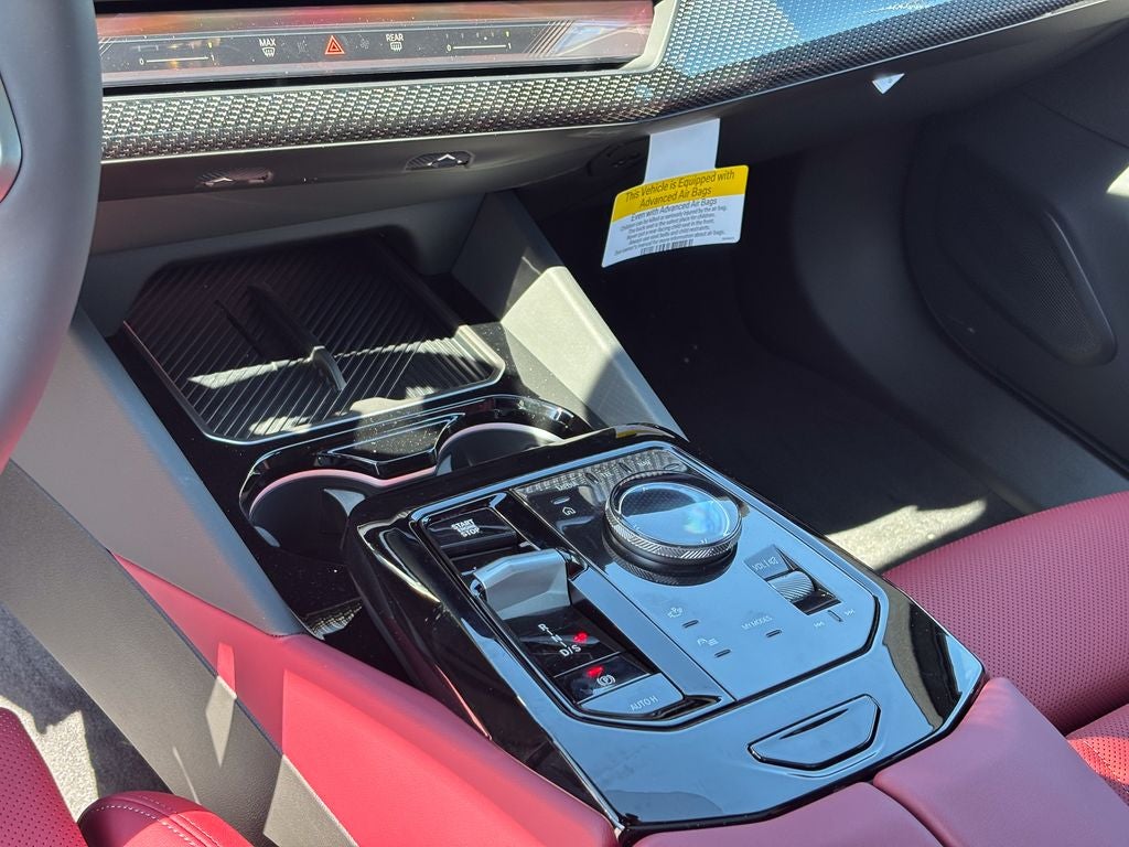 2027 BMW 550e Base