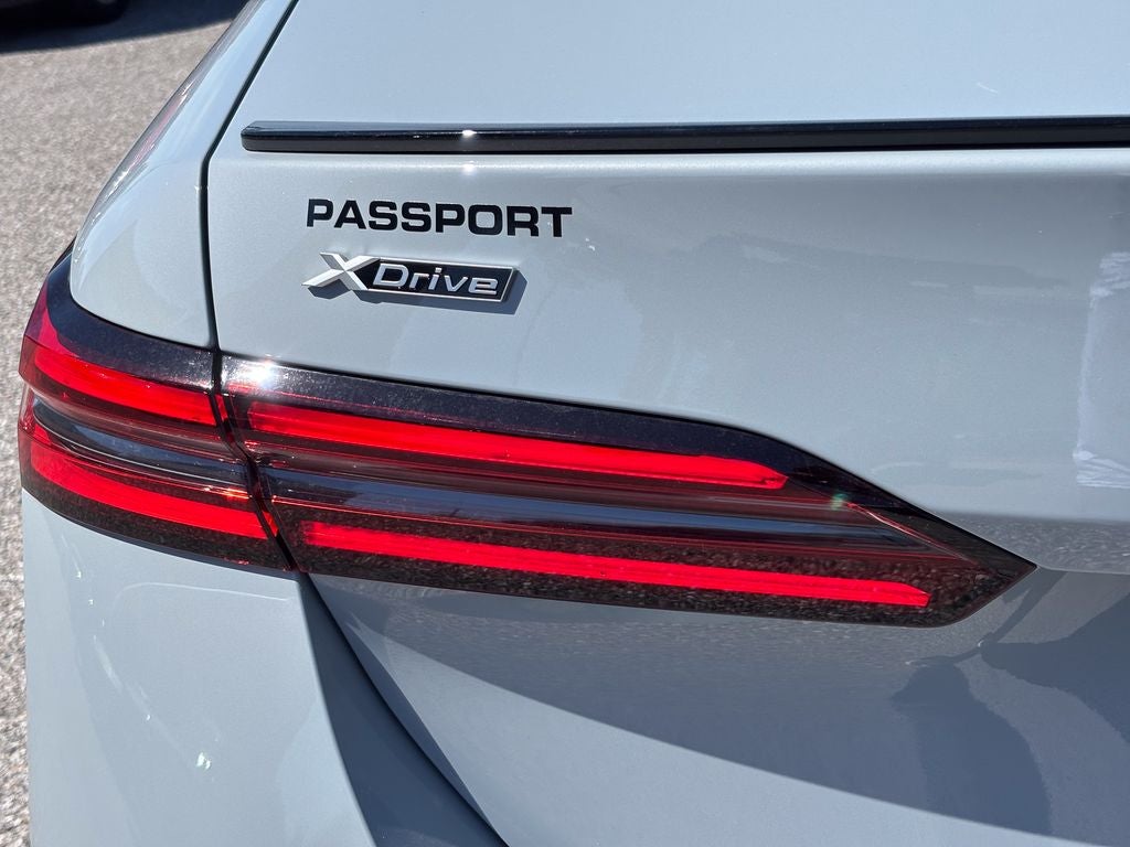 2027 BMW 550e Base