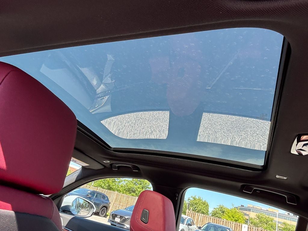 2027 BMW 550e Base