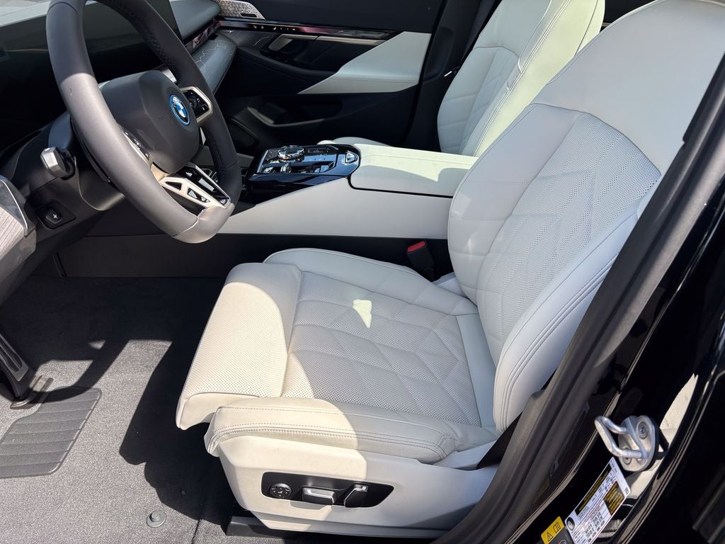 2026 BMW 5 Series 550e xDrive