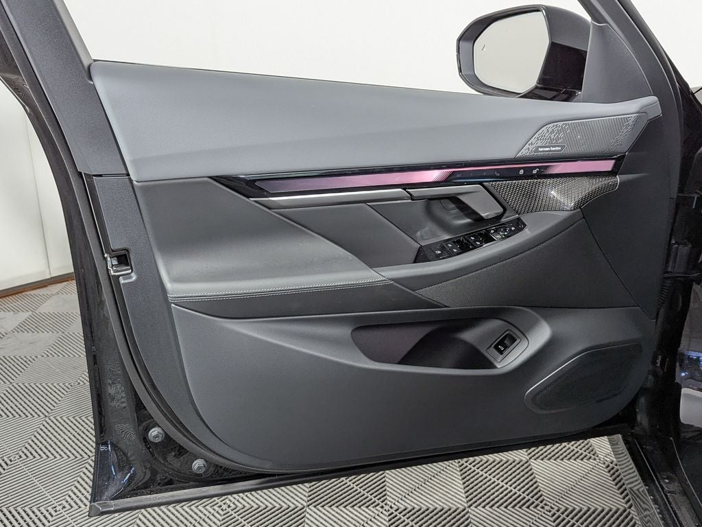 2027 BMW 5 Series 550e xDrive
