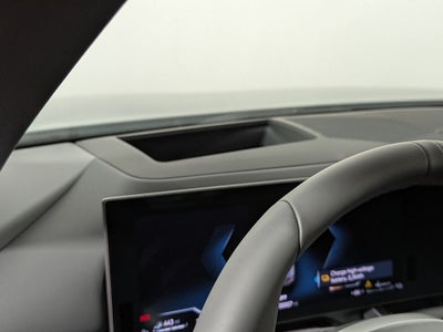 2027 BMW 550e Base