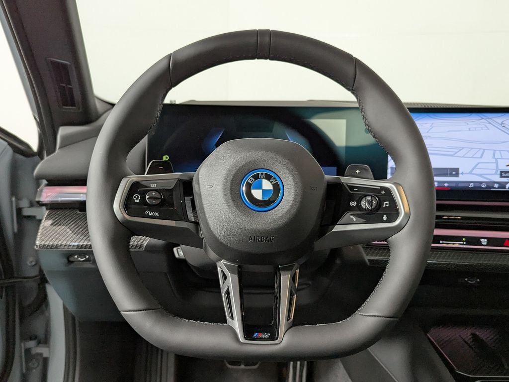 2027 BMW 550e Base