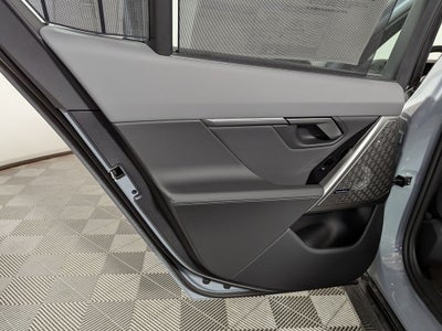 2027 BMW 550e Base