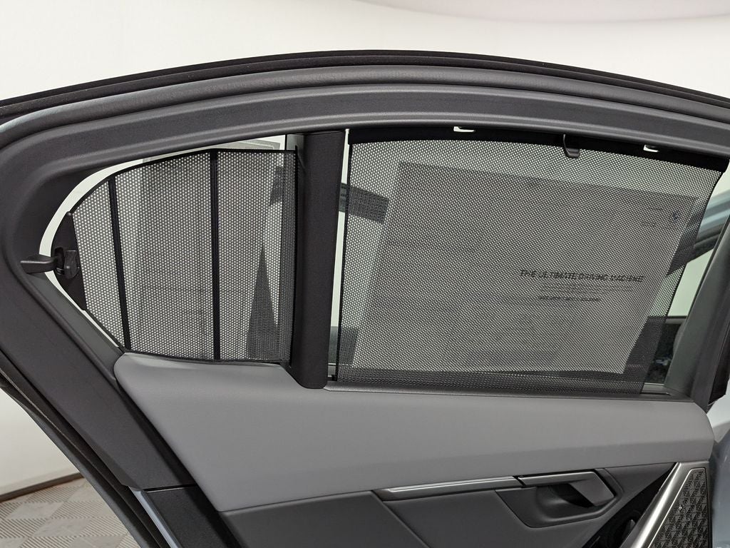 2027 BMW 550e Base