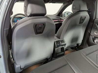 2027 BMW 550e Base