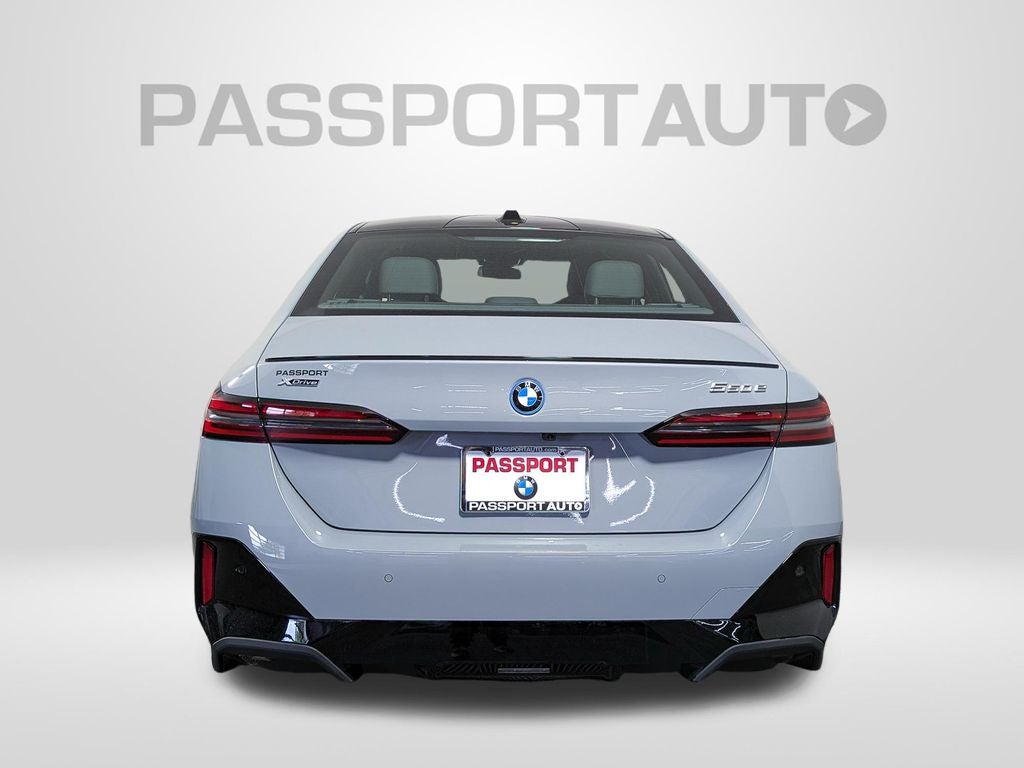 2027 BMW 550e Base