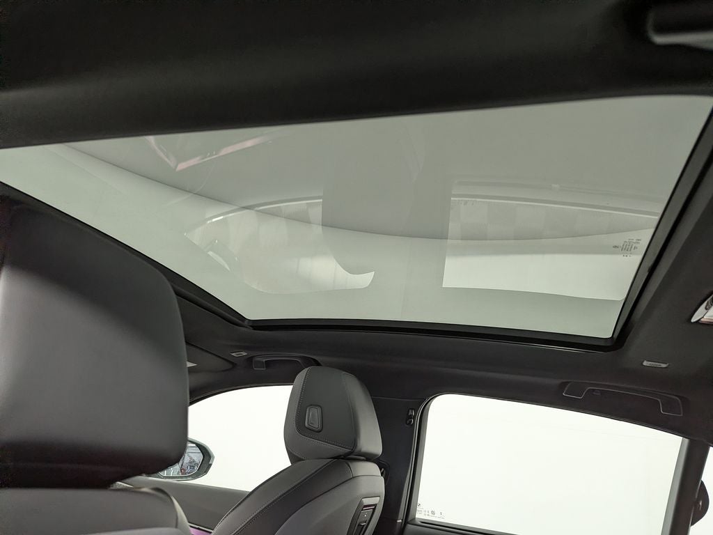 2027 BMW 550e Base