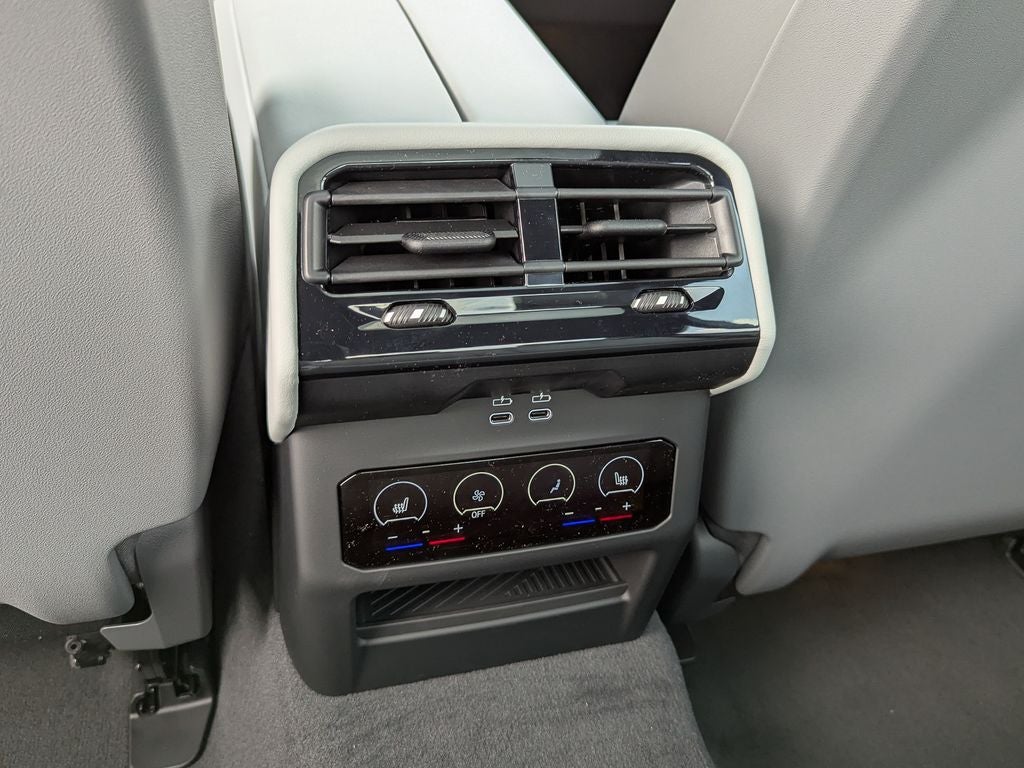 2027 BMW 5 Series 550e xDrive