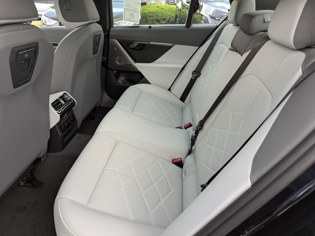 2027 BMW 5 Series 550e xDrive