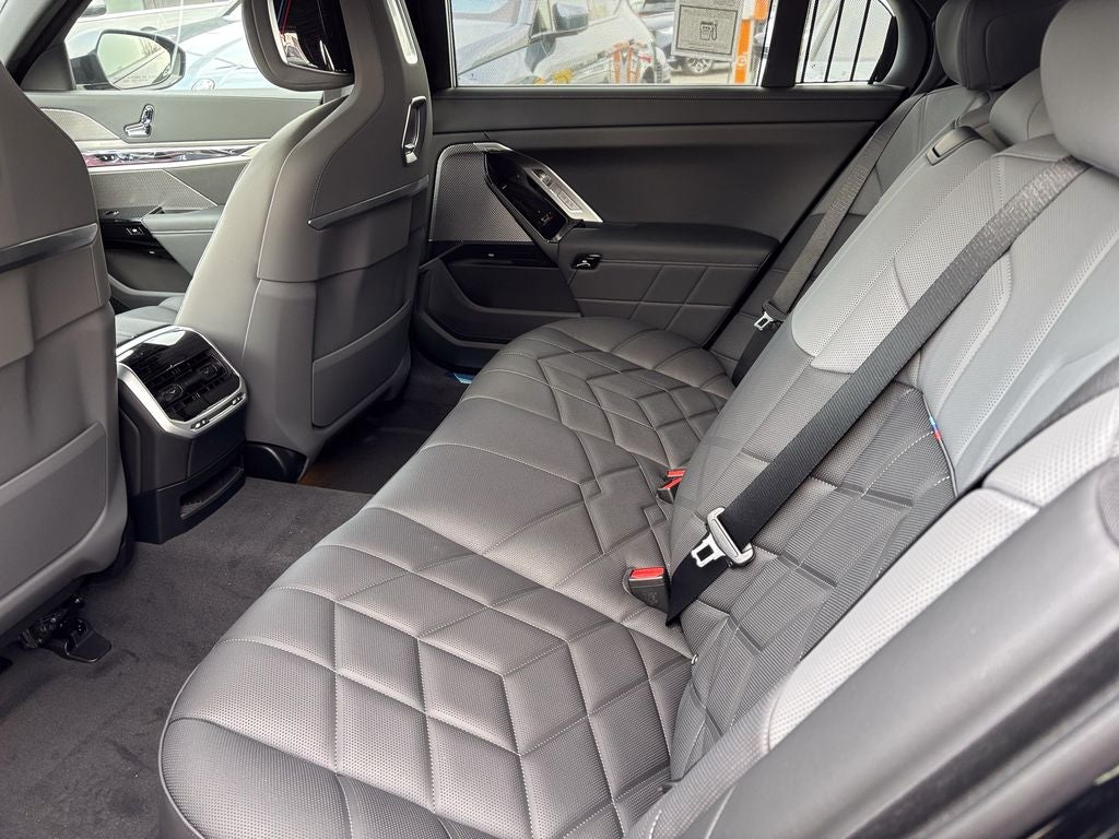 2026 BMW 7 Series 760i xDrive