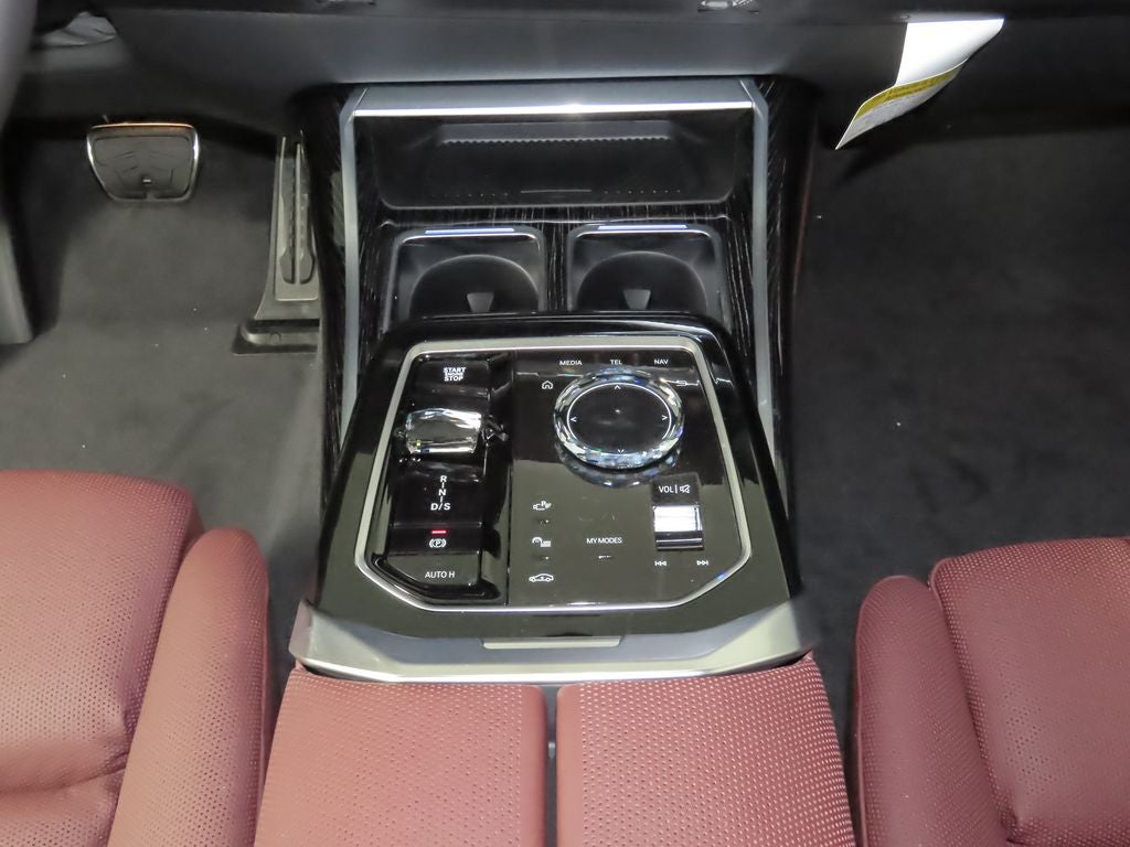 2025 BMW 7 Series 750e xDrive